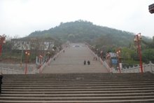 栖乐山1213级“天梯”