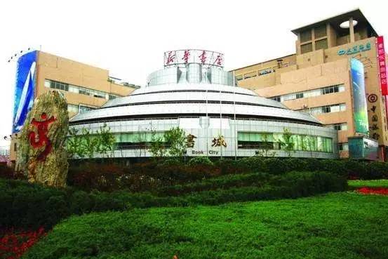 快收藏！地铁2号线来了！附22站吃喝玩乐全攻略