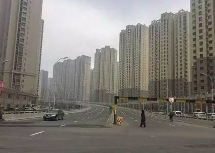 快收藏！地铁2号线来了！附22站吃喝玩乐全攻略
