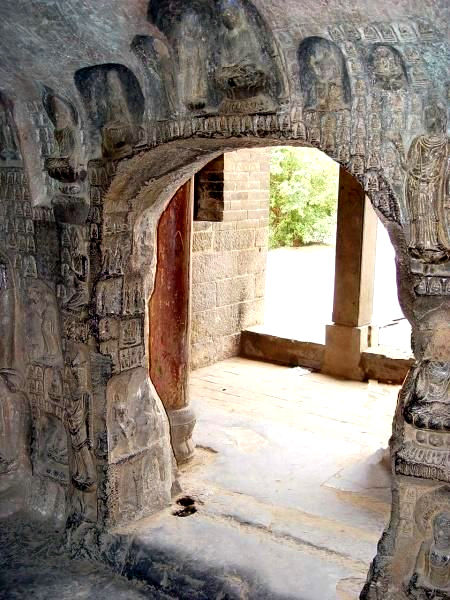 千佛寺石窟又称万佛寺、石空寺、千佛洞等
