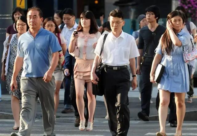 深圳一公司重新定义8小时工作制 制造业巨头引领变革潮